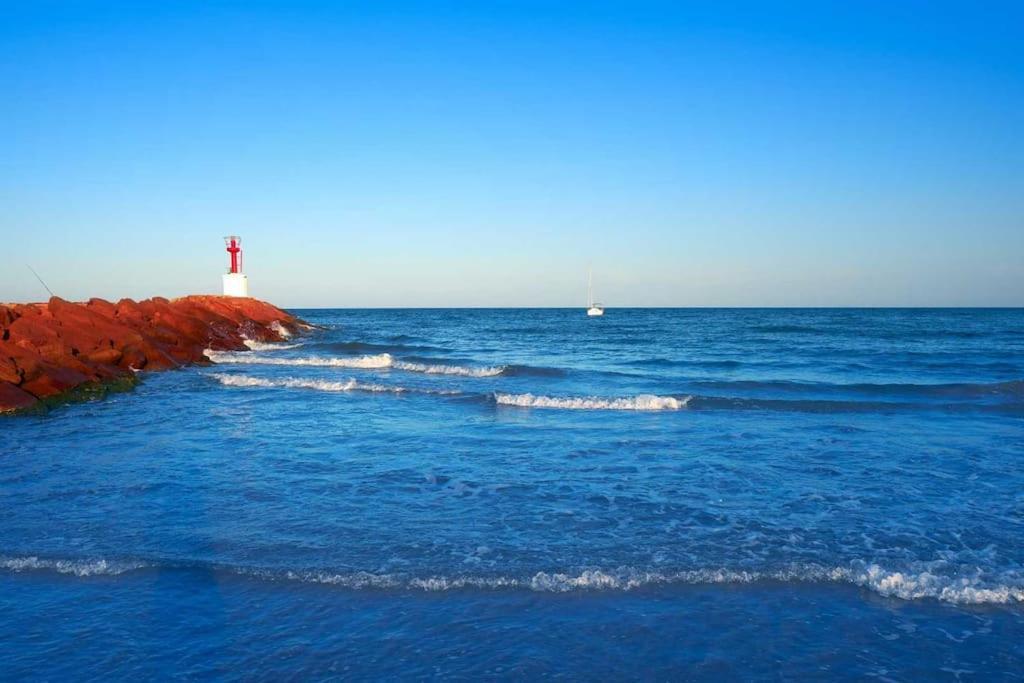 شقة La Llar45 , Relajate Junto Al Mar بلايا بوبلا دي فارنالز المظهر الخارجي الصورة