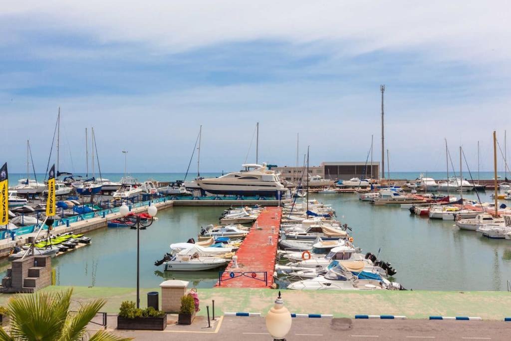 شقة La Llar45 , Relajate Junto Al Mar بلايا بوبلا دي فارنالز المظهر الخارجي الصورة