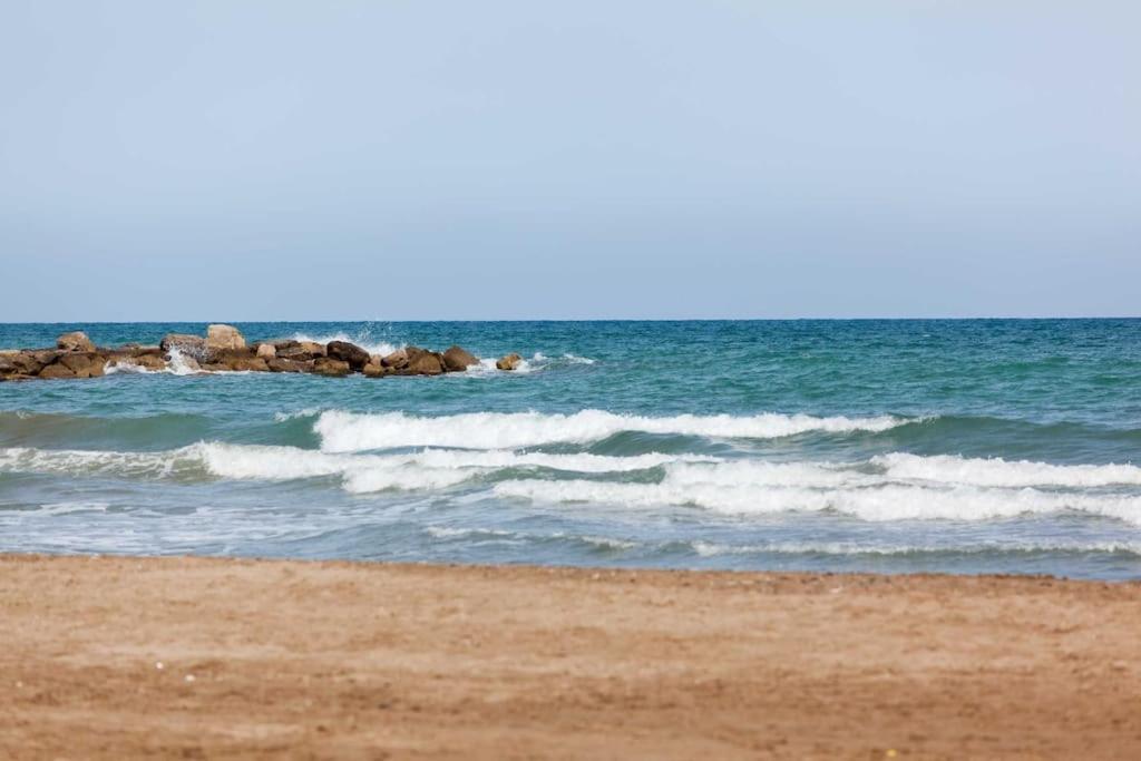 شقة La Llar45 , Relajate Junto Al Mar بلايا بوبلا دي فارنالز المظهر الخارجي الصورة